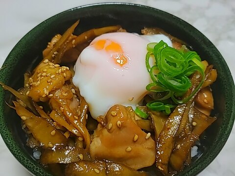 鶏ゴボウ温玉丼